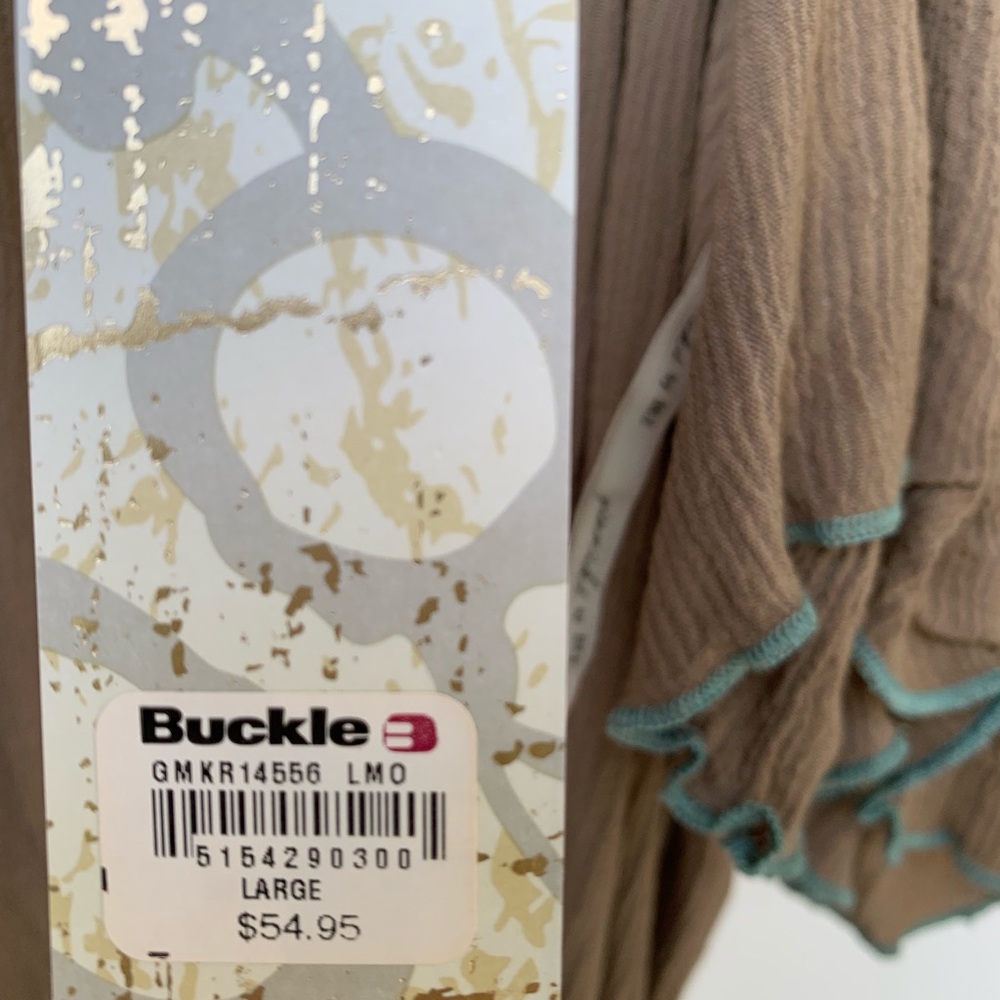 Buckle  Brand Top size large